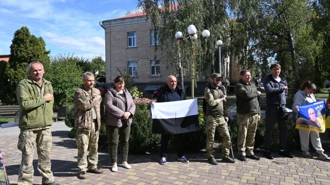 Шпола вийшла на акцію «Не мовчи! Полон вбиває!», щоб підтримати родини полонених воїнів — Новости Черкасс