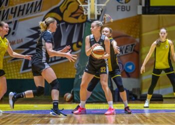 Столичні Будівельник та Київ-Баскет провели товариський матч перед стартом жіночої Суперліги – Федерація баскетболу України