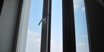 У Черкаському геріатричному пансіонаті із вікна випав чоловік — Новости Черкасс