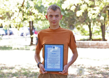 У Запоріжжі 16-річний підліток  зупинив напад на дітей у парку | Новости Запорожья