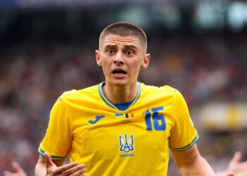 Украина потеряла игрока основы Виталия Миколенко накануне матча с Францией