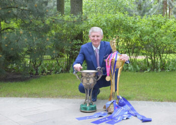 Українська Прем’єр-Ліга вітає Ріната Ахметова з Днем народження!