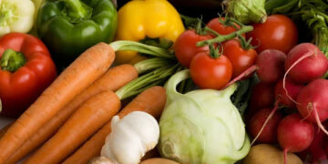 Укріплюють імунітет: прикарпатцям розповіли, що потрібно їсти, щоб захистити себе від хвороб