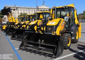 Вісім громад Миколаївщини отримали екскаватори та навантажувачі від UNOPS за підтримки Данії » Миколаївський Оглядач