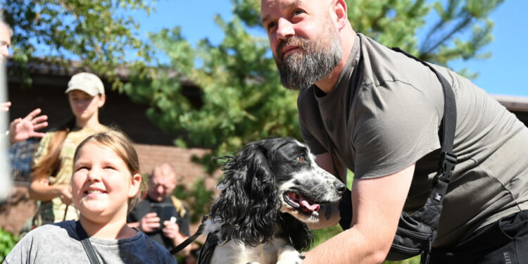 Запорізька поліція організувала каністерапію для ветеранів та їх сімей – собаки-терапевти допомагають боротися з ПТСР і тривожністю | Новости Запорожья