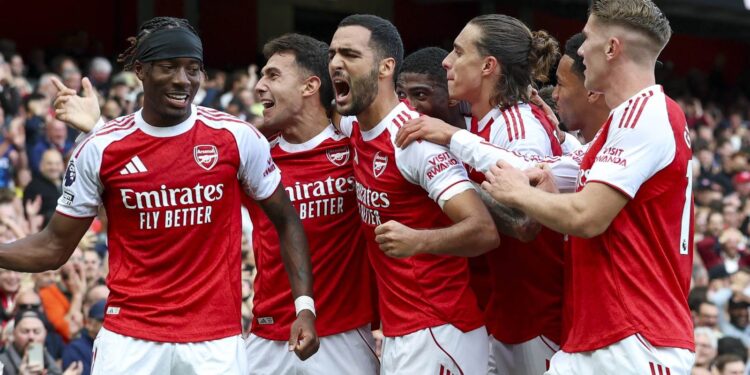 «Арсенал» с проблемами, но забил в каждом тайме и выиграл у «Олимпиакоса» в ЛЧ