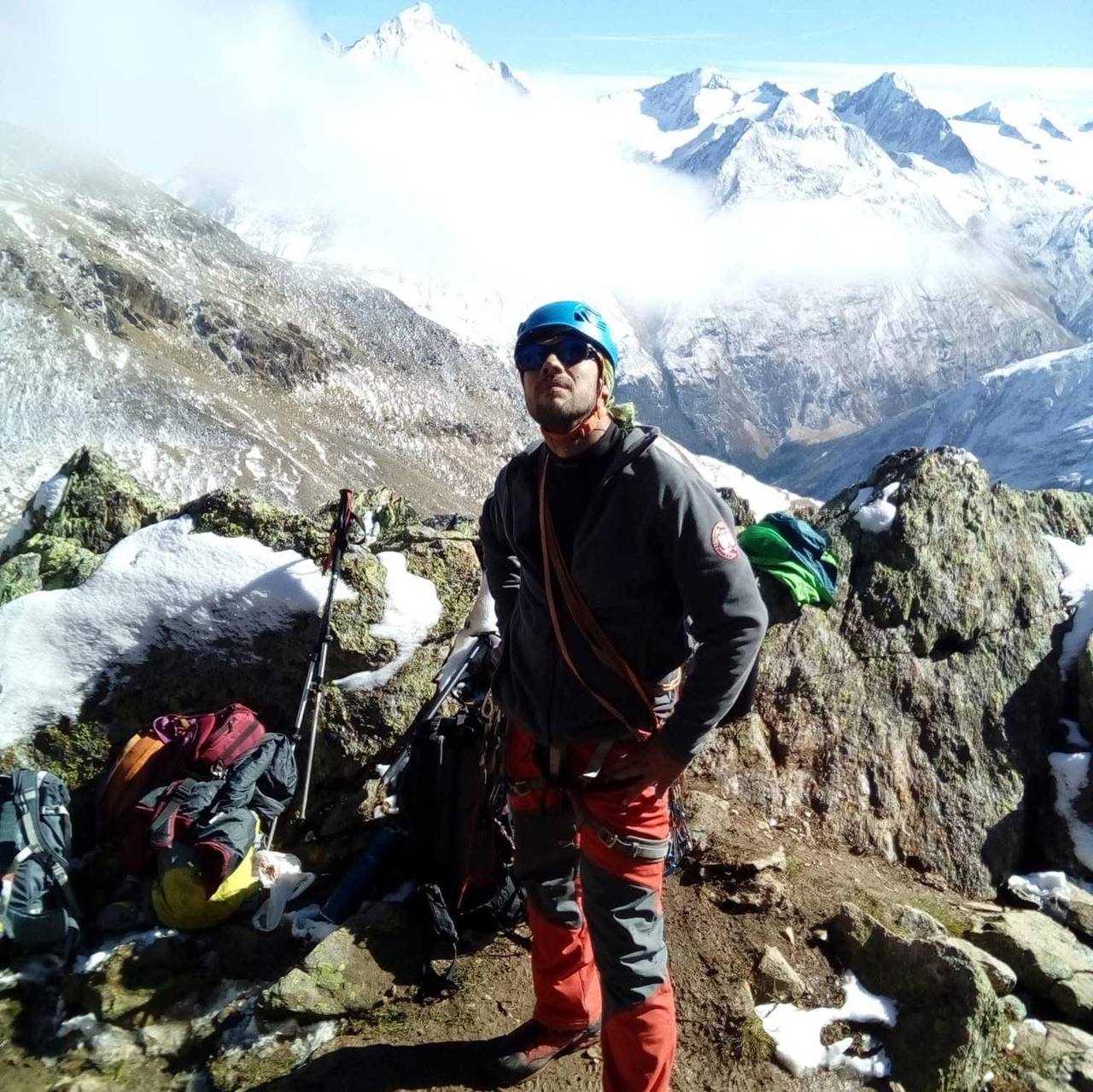 Олег під час сходження на гору