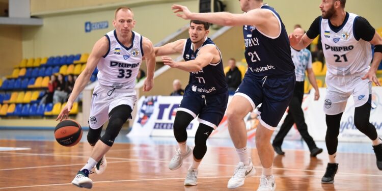 Дніпро впевнено обіграв Харківських Соколів – Федерація баскетболу України