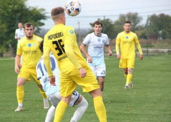 Друга ліга. Гра туру у Києві, закарпатське дербі