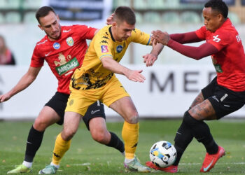 Футболісти «Карпат» видали найкращий відсоток виграної боротьби у захисті в цьому сезоні