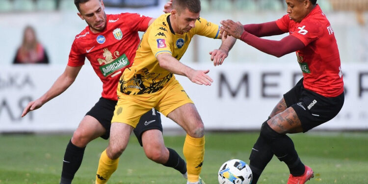 Футболісти «Карпат» видали найкращий відсоток виграної боротьби у захисті в цьому сезоні