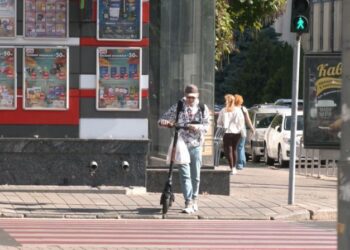 Яких правил мають дотримуватися кермувальники самокатів та хто їх контролює у Черкасах — Новости Черкасс