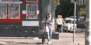 Яких правил мають дотримуватися кермувальники самокатів та хто їх контролює у Черкасах — Новости Черкасс