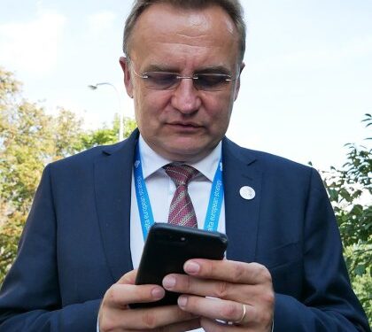 Львівська мерія планує заборонити посадовцям публікувати в соцмережах