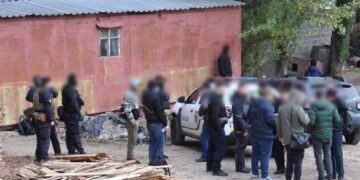 На Черкащині викрили злочинну групу, яка незаконно намивала тисячі тонн річкового піску