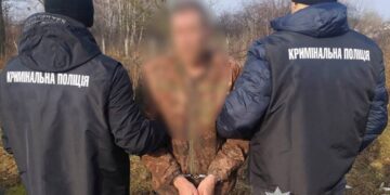 На ґрунті ревнощів одного чоловіка поранив, а іншого вбив: у Шепетівці судили військовослужбовця —Хмельнитчина