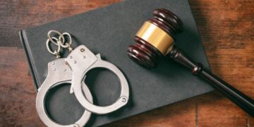 На Львівщині викрили банду, яка вимагала гроші в сиріт-переселенців: суд виніс вирок