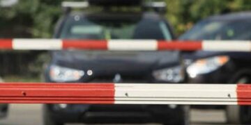 На Сихові тимчасово перекриють залізничний переїзд: як об’їхати