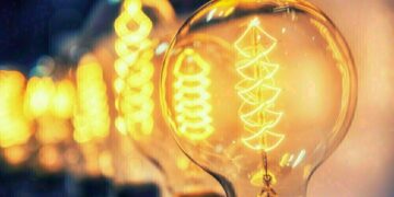 Після ворожого обстрілу черкащан закликають зменшити споживання електроенергії у години пік