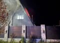 Пропрацював менше місяця: у селі Лозичне горів банний комплекс —Хмельнитчина