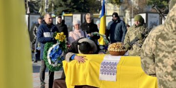 Рівне попрощалося з воїном Олексієм Карасьовим (ФОТО)