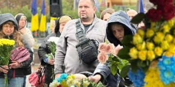 Рівне провело в останню земну дорогу воїна Дмитра Россоху