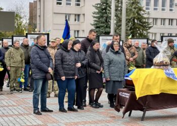 Рівне провело в останню земну дорогу воїнів Максима Шевченка та Івана Поліщука
