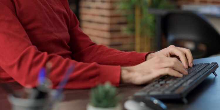 Робота у Запоріжжі – кого шукають роботодавці восени 2025 року та скільки платять | Новости Запорожья