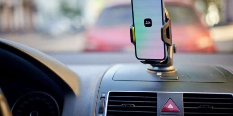 У «Дії» тимчасово вимкнуть послуги для водіїв | |