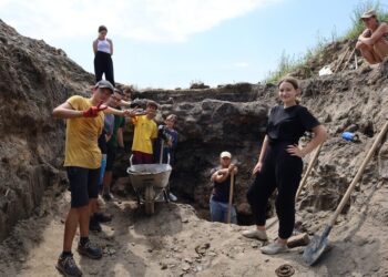 У Дубенському замку тривають розкопки. Науковці досліджують бастіонне укріплення — оборонну систему пам’ятки