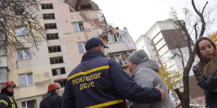 У Хмельницькому під завалами будинку виявили тіла двох людей —Хмельнитчина