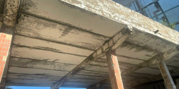 У Хортицькому районі демонтують аварійну арку – фото та подробиці | Новости Запорожья