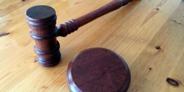 У Києві чоловіка засудили до трьох років за “замінування” суду