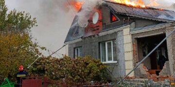 У Шепетівці та Полонному горіли житлові будинки: причина ймовірно спільна —Хмельнитчина