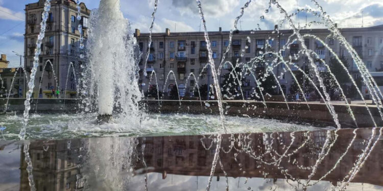 У Запоріжжі розпочали підготовку міських фонтанів до зими | Новости Запорожья