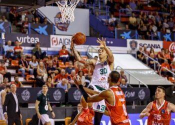 Українці за кордоном: Ковляр та Санон зіграли у Єврокубку, Шульга провів перший передсезонний матч за Бостон – Федерація баскетболу України