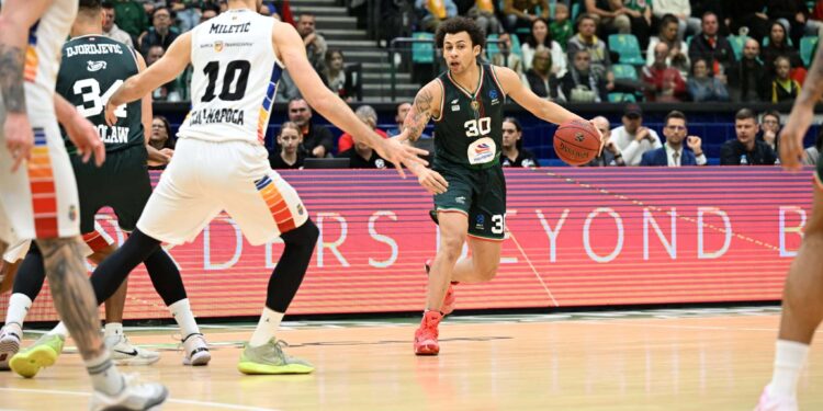 Українці за кордоном: Санон допоміг Шльонську перемогти в Єврокубку, Герун набрав 13 очок в Японії – Федерація баскетболу України