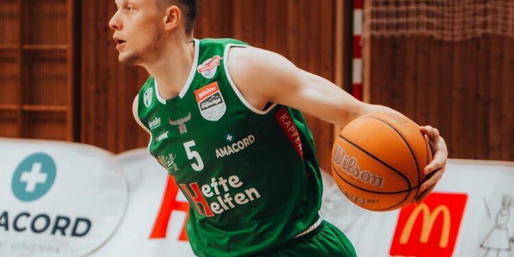 Українці за кордоном: Зотов набрав 11 очок у ENBL, Крутоус допоміг Мелільї виграти в Кубку Іспанії – Федерація баскетболу України