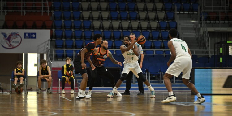 Важка домашня перемога Запоріжжя над Кривбасом: фотогалерея – Федерація баскетболу України