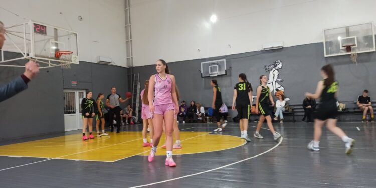 ВЮБЛ серед дівчат 2010 року народження: три команди почали сезон без поразок – Федерація баскетболу України