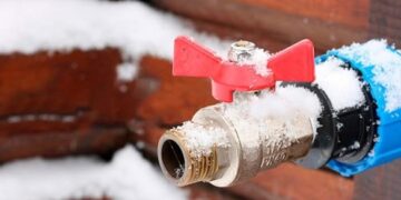 Власникам приватних будинків у Черкасах нагадують про підготовку водопровідних систем до зими