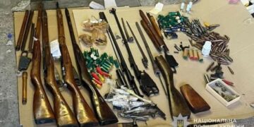 Зброя і патрони “поштою”: львівська поліція викрила торговця зброєю