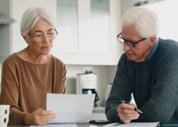 Пенсія для тих, хто має роботу: що втрачаєш, коли продовжуєш працювати – ЭКОНОМИКА