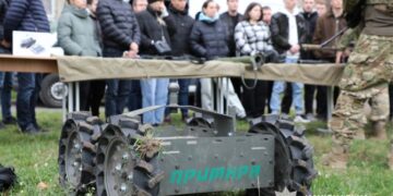 Черкаські студенти зустрілися з бійцями батальйону «Чорна ласка» — Новости Черкасс