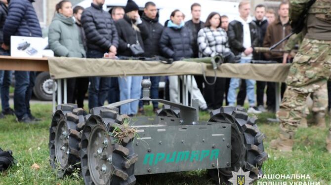 Черкаські студенти зустрілися з бійцями батальйону «Чорна ласка» — Новости Черкасс