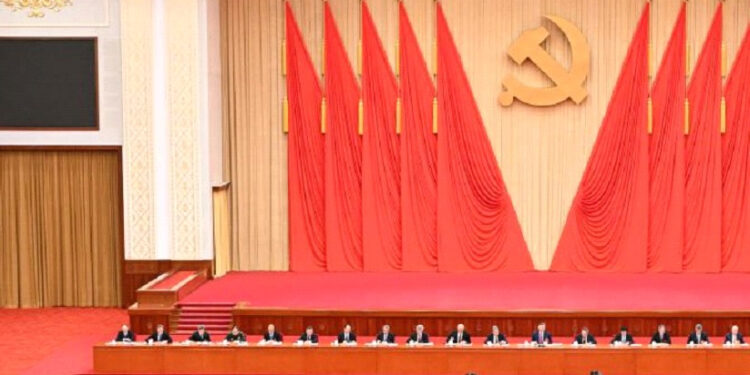 Четвертий Пленум ЦК Компартії Китаю. Владу Сі Цзинь Піна обмежує «Рада старійшин» КПК