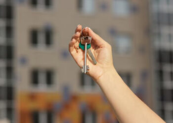 Евакуйована через обстріли велика прийомна родина отримає новий дім у Запоріжжі | Новости Запорожья