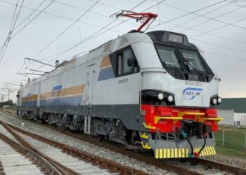 Французький Alstom та “Укрзалізниця” підписали контракт про постачання 55 електровозів в Україну – Макрон – Экономика