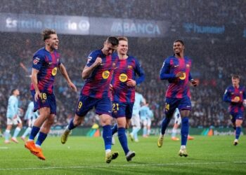 Хет-трик Левандовски помог «Барселоне» выиграть у «Сельты»