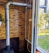 Пічка з трубою / Фото: Микола Лучка